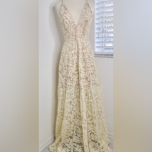 Dress the Population Melina Lace Gold & Ivory Maxi Dress - Picture 7 of 14